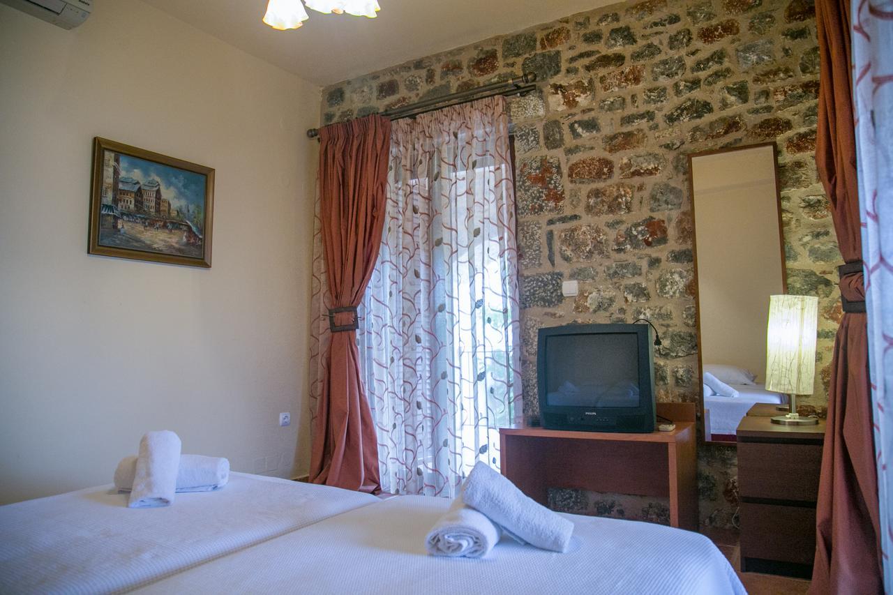 Hotel Sophia Limeni View Areopoli Exterior foto
